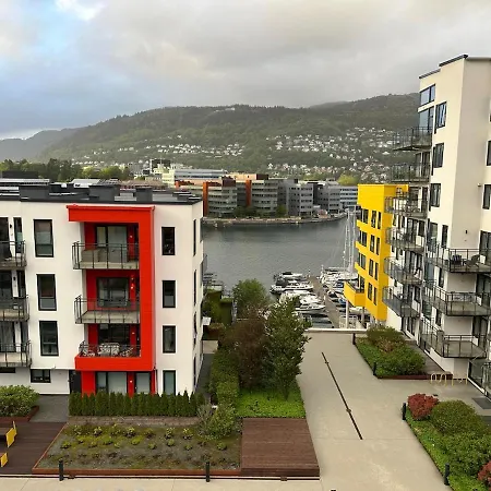 Vicken Modern In The Vibrant Waterfront Apartment Bergen