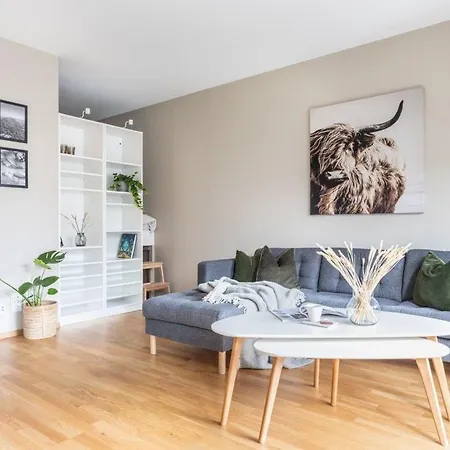 Apartment Vicken Modern In The Vibrant Waterfront