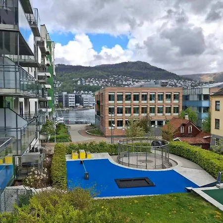 Vicken Modern In The Vibrant Waterfront Apartment *
