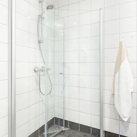 Vicken Modern In The Vibrant Waterfront Apartment